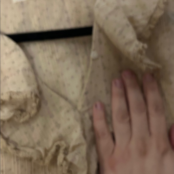 Doen Cream Ruffle Blouse - Picture 8 of 9